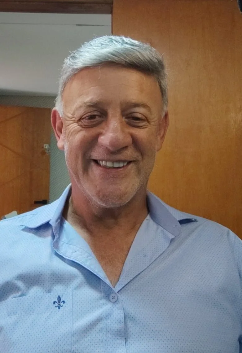 Cliente do caso 1 depois da aplicação de prótese capilar